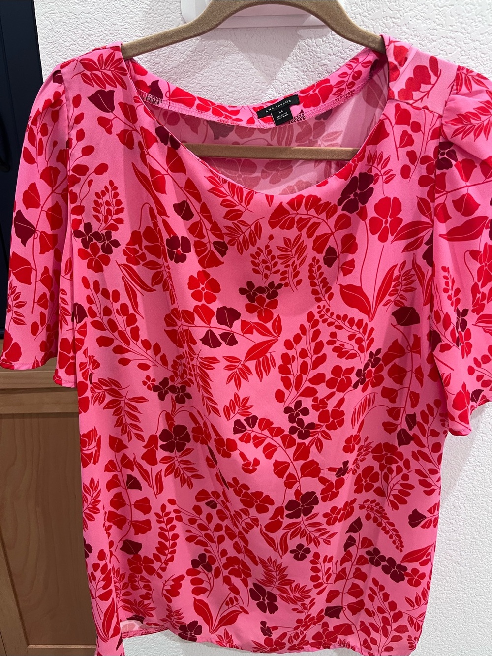 Ann Taylor Pink and Red Floral Short-Sleeve Blouse XL